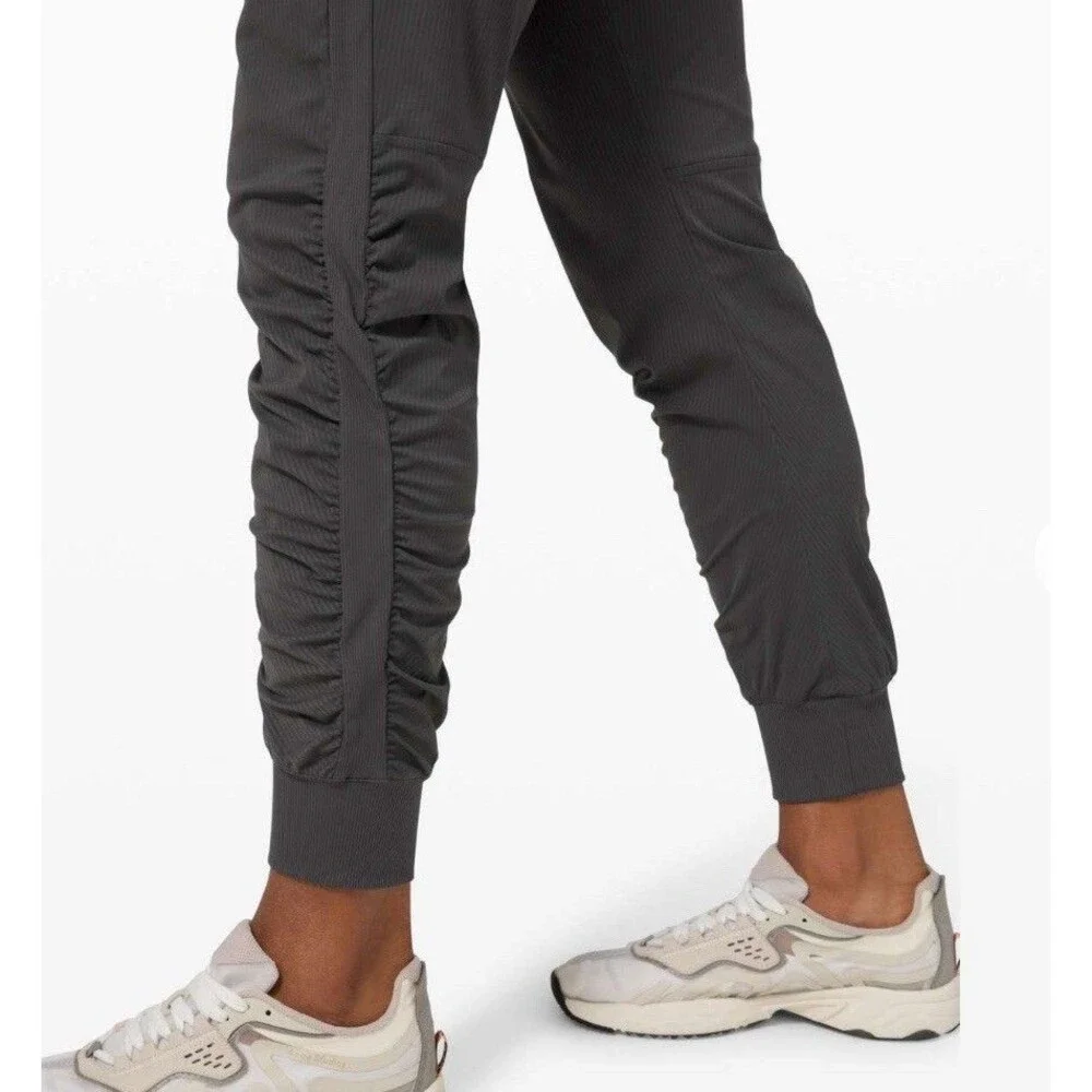 Lululemon High Waisted Grey Joggers Side Stripe Size 6